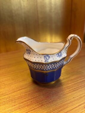 Vintage Paladin China E. Hughes Cobalt Blue & Gold Creamer 97279/9